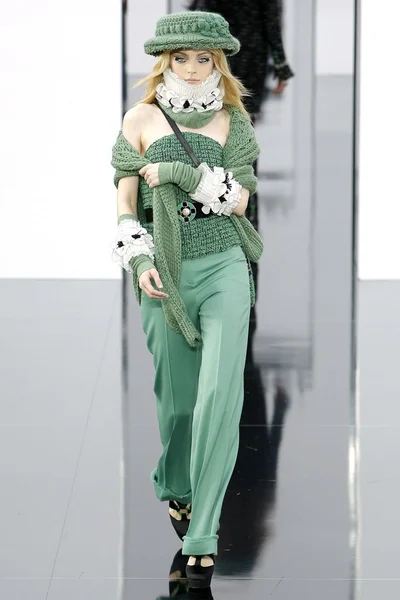 Look 28